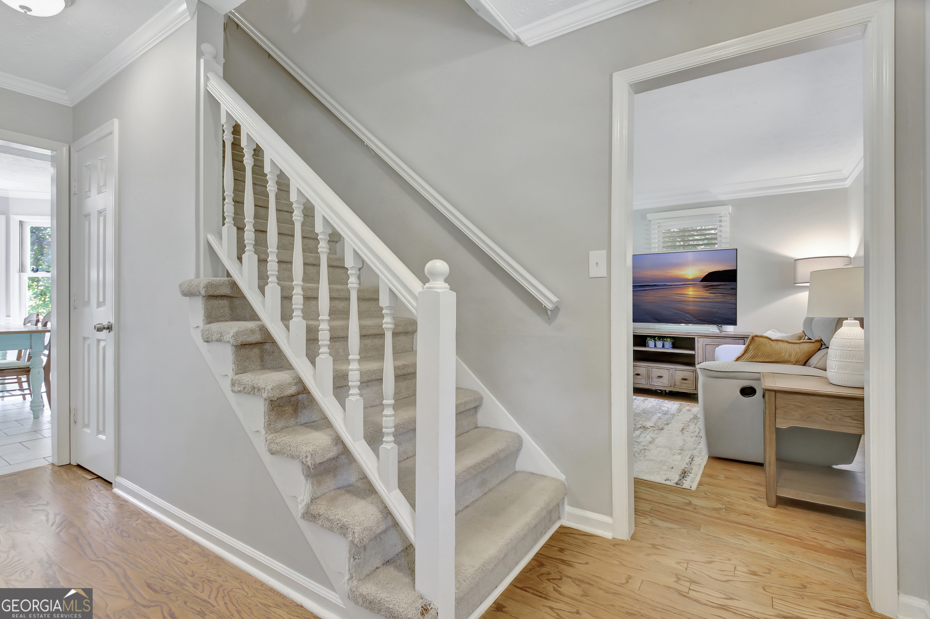 250 E Crestwood RD