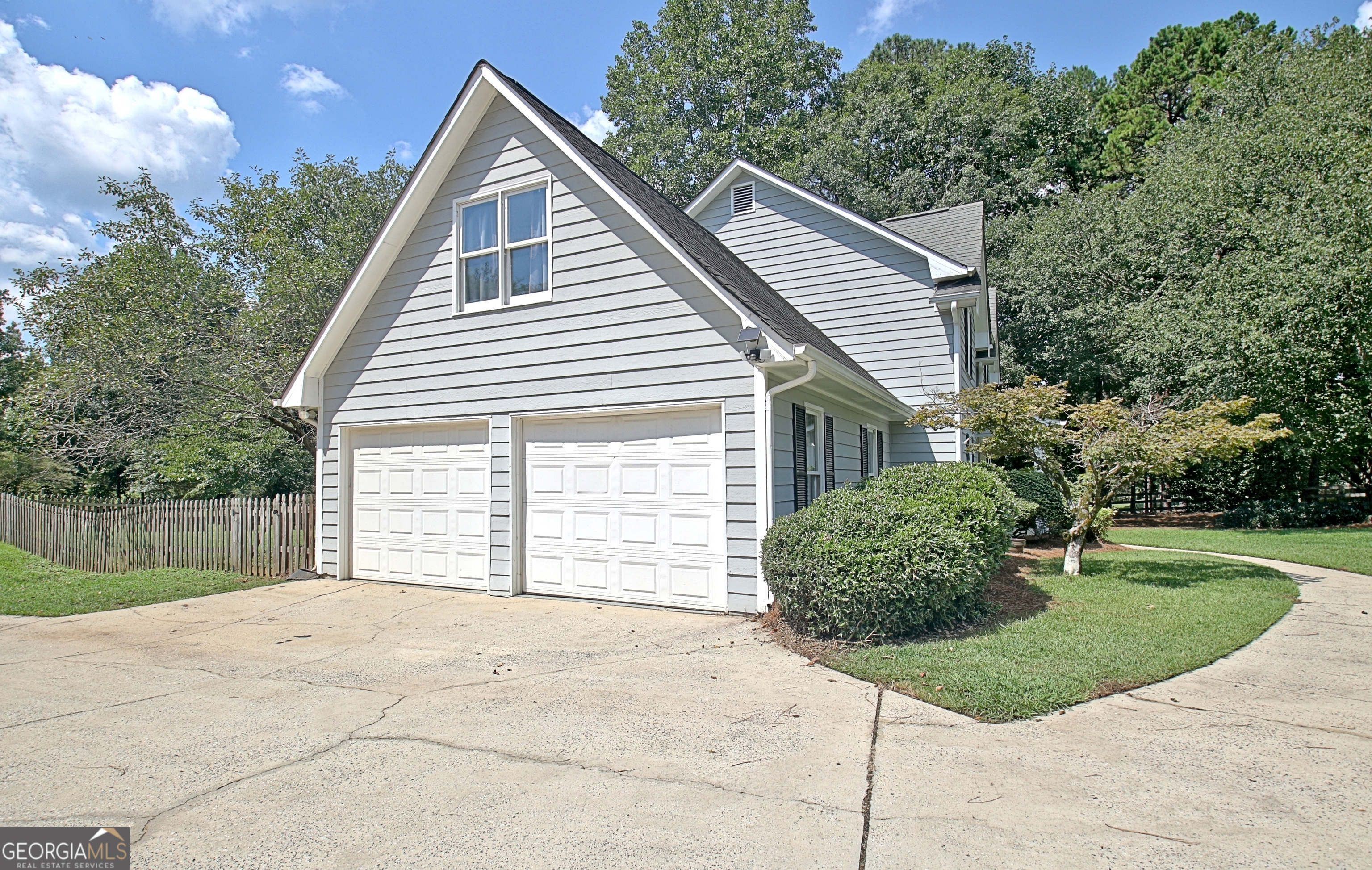 250 E Crestwood RD