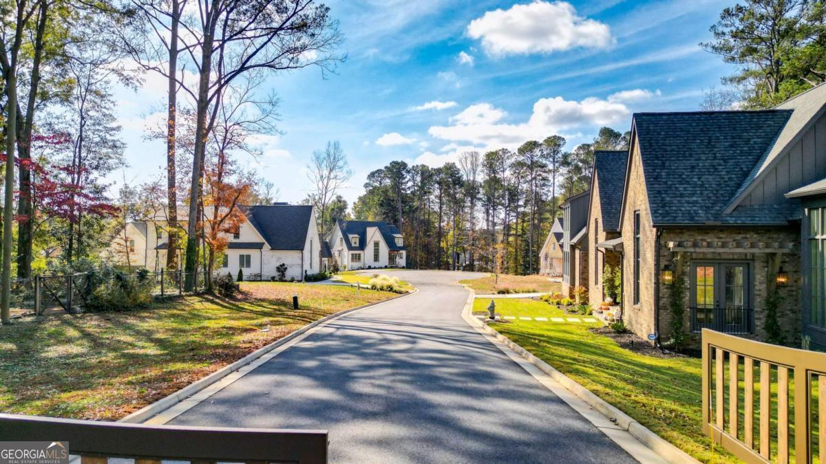 4400 Lakeview CT