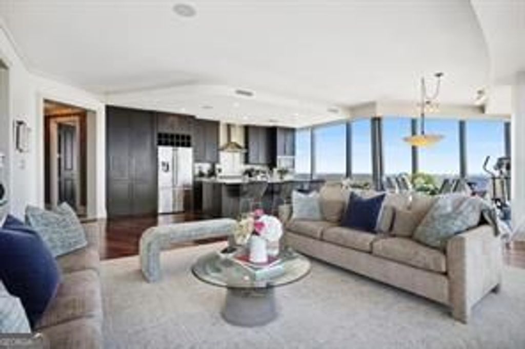 Photo of 3344 Peachtree Road NE #3204, Atlanta, GA 30326 (MLS # 10722158)