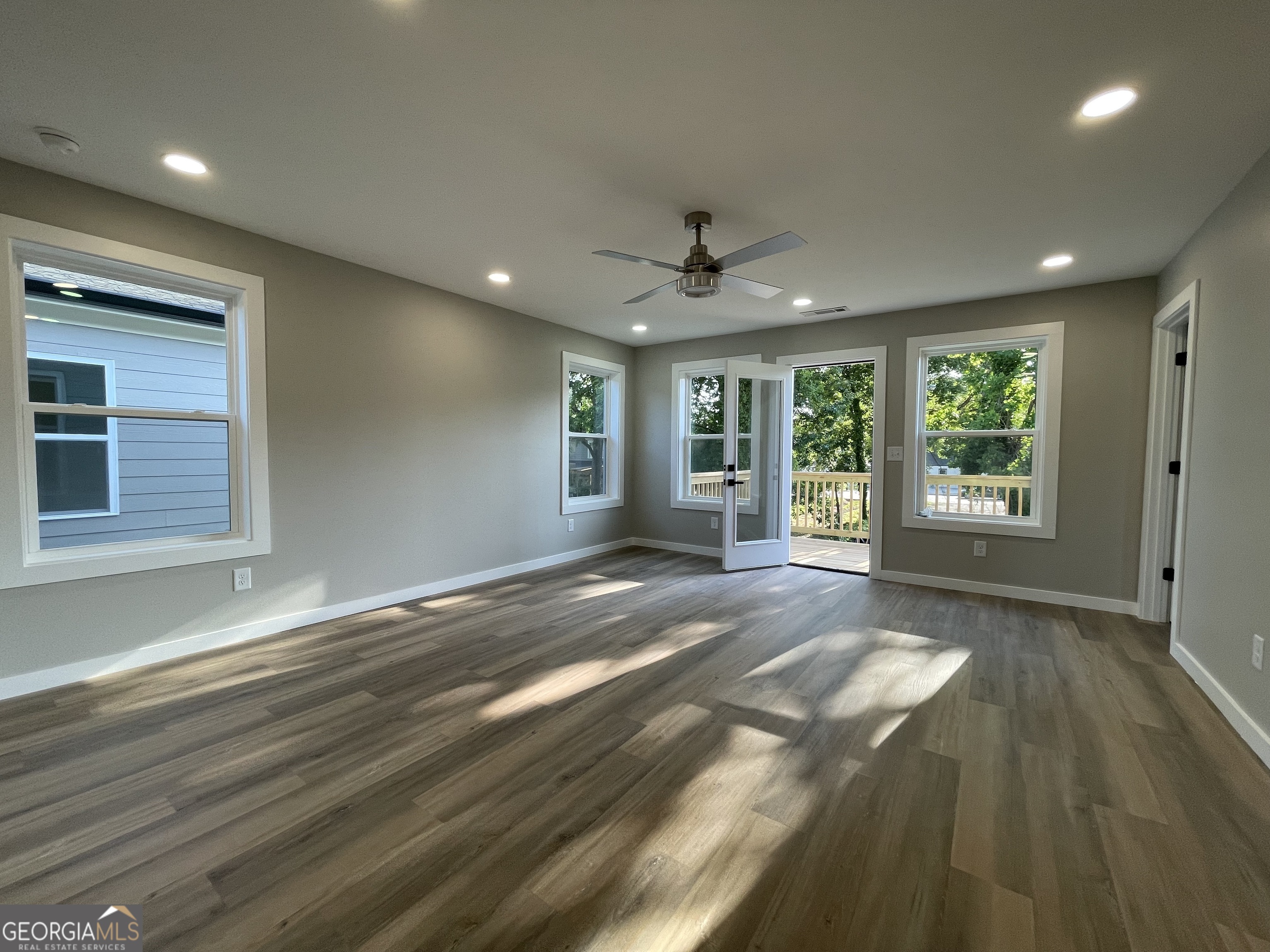 3189 Jackson A