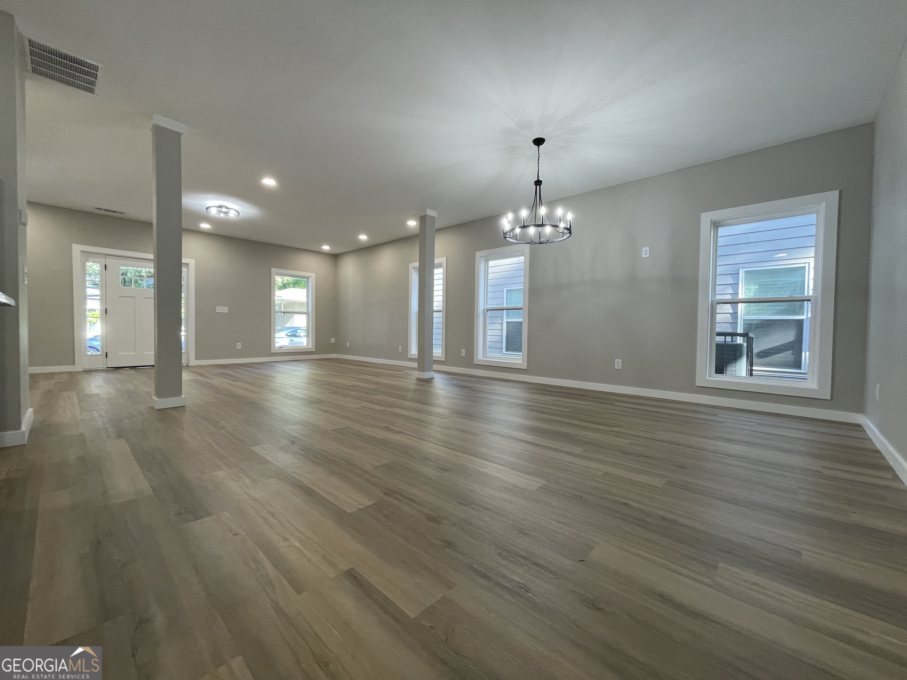 3189 Jackson A