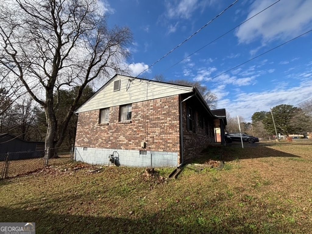 Photo of 266 Ridge Trl, Riverdale, GA 30274 (MLS # 10674709)