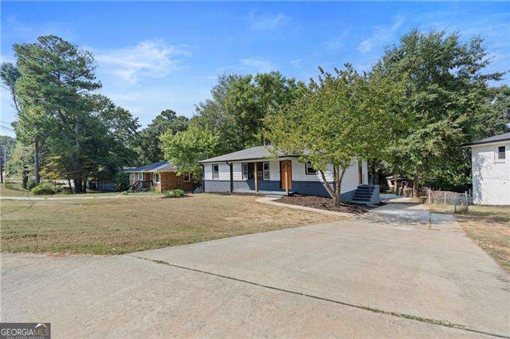 Photo of 33 Smyrna Powder Springs Road SE, Marietta, GA 30060 (MLS # 10756845)