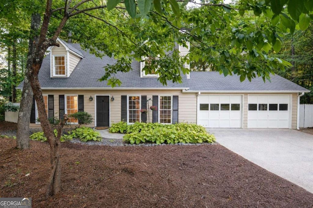 Photo of 4905 Raven Way NE, Marietta, GA 30066 (MLS # 10779016)