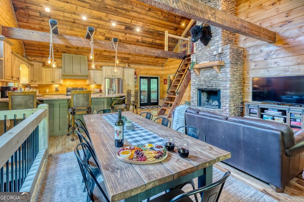 481 Mountain Top DR