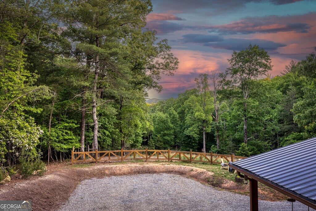 481 Mountain Top DR