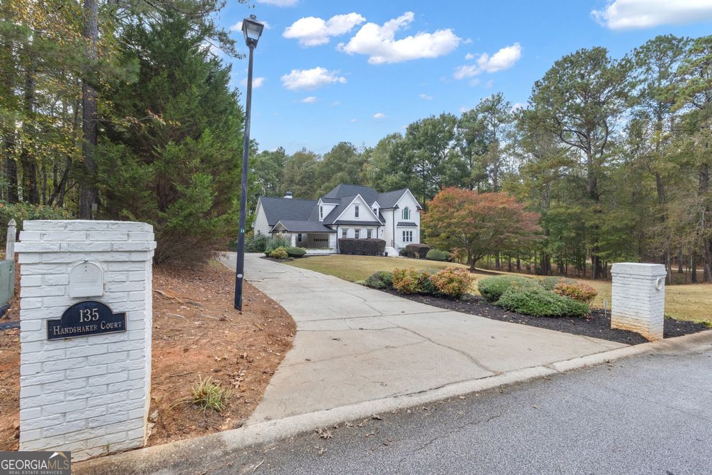 Photo of 135 Handshaker Court, Fayetteville, GA 30215 (MLS # 10696369)
