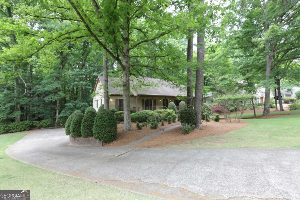 2737 Hearthstone CIR