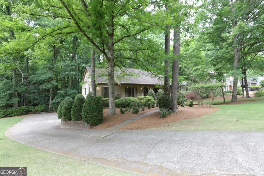 Photo of 2737 Hearthstone Circle, Marietta, GA 30062 (MLS # 10763262)