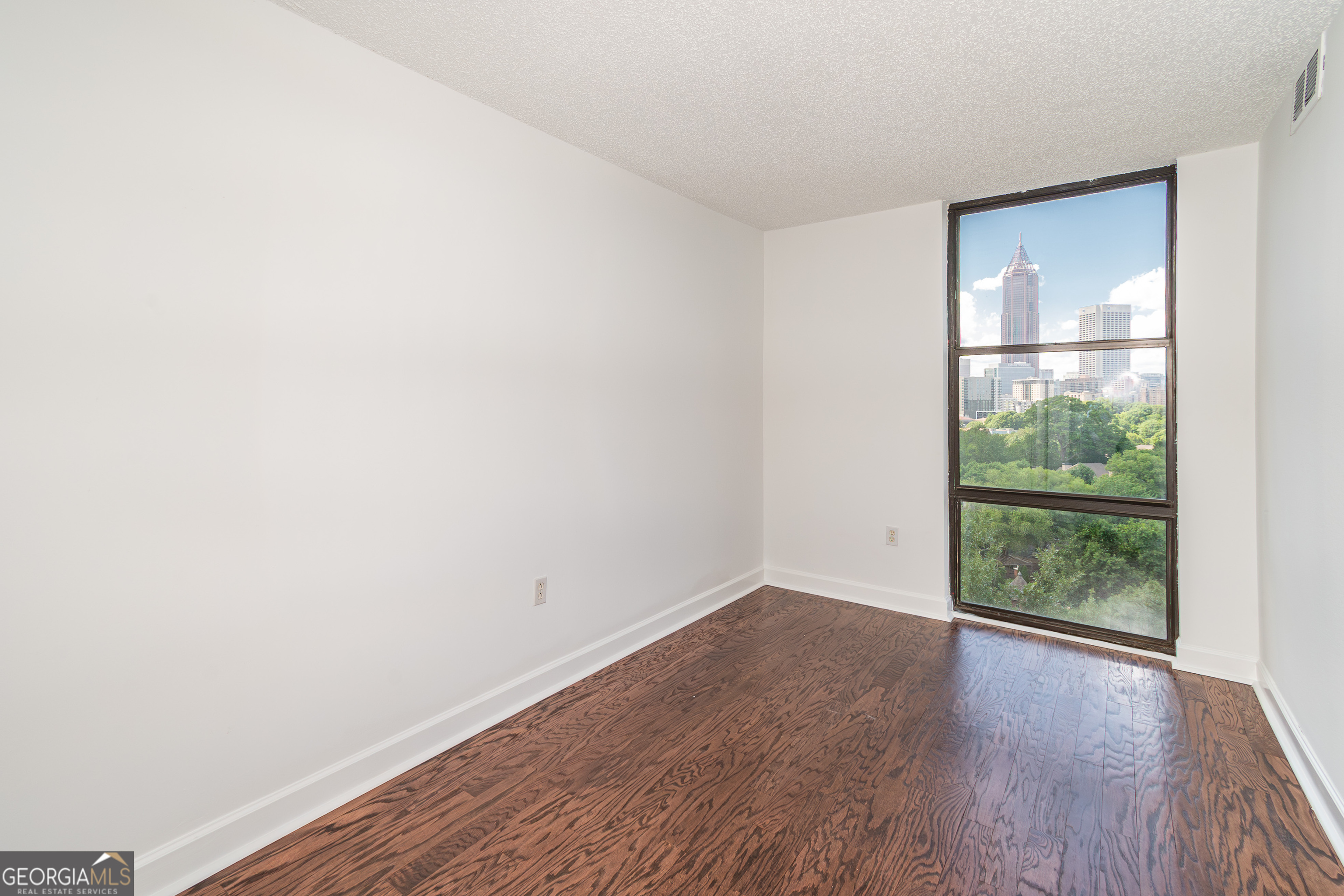 Photo 12 of 26 of 375 Ralph McGill BLVD NE 807 condo