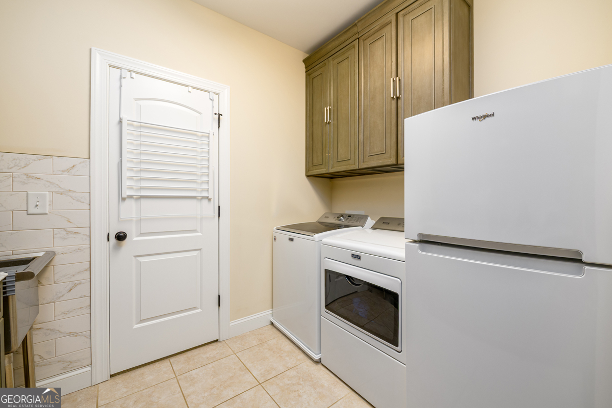 Suwanee, Georgia 30024, United States, 6 Bedrooms Bedrooms, ,6 BathroomsBathrooms,Residential,Active,136211