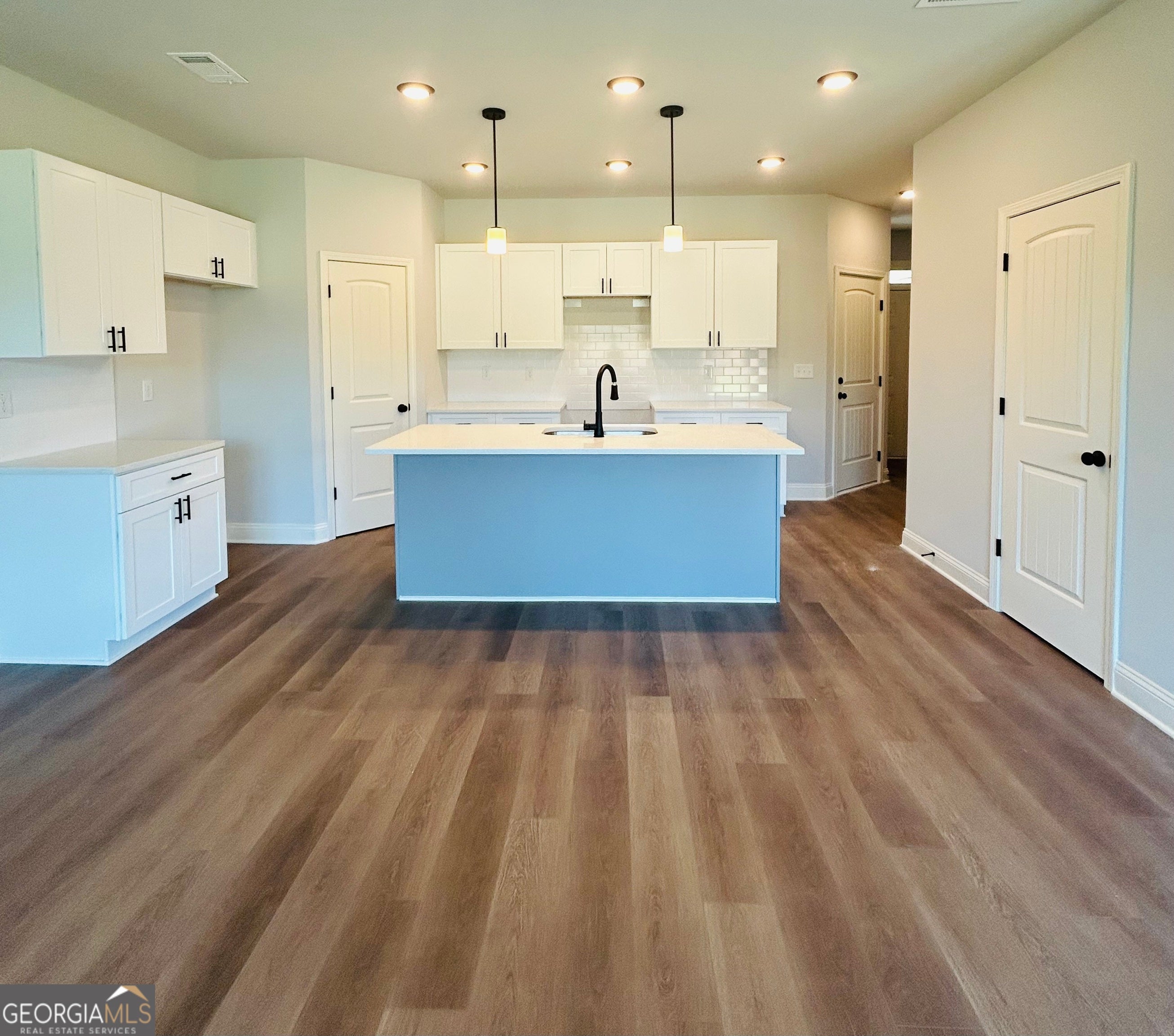 15 Crest DR 1