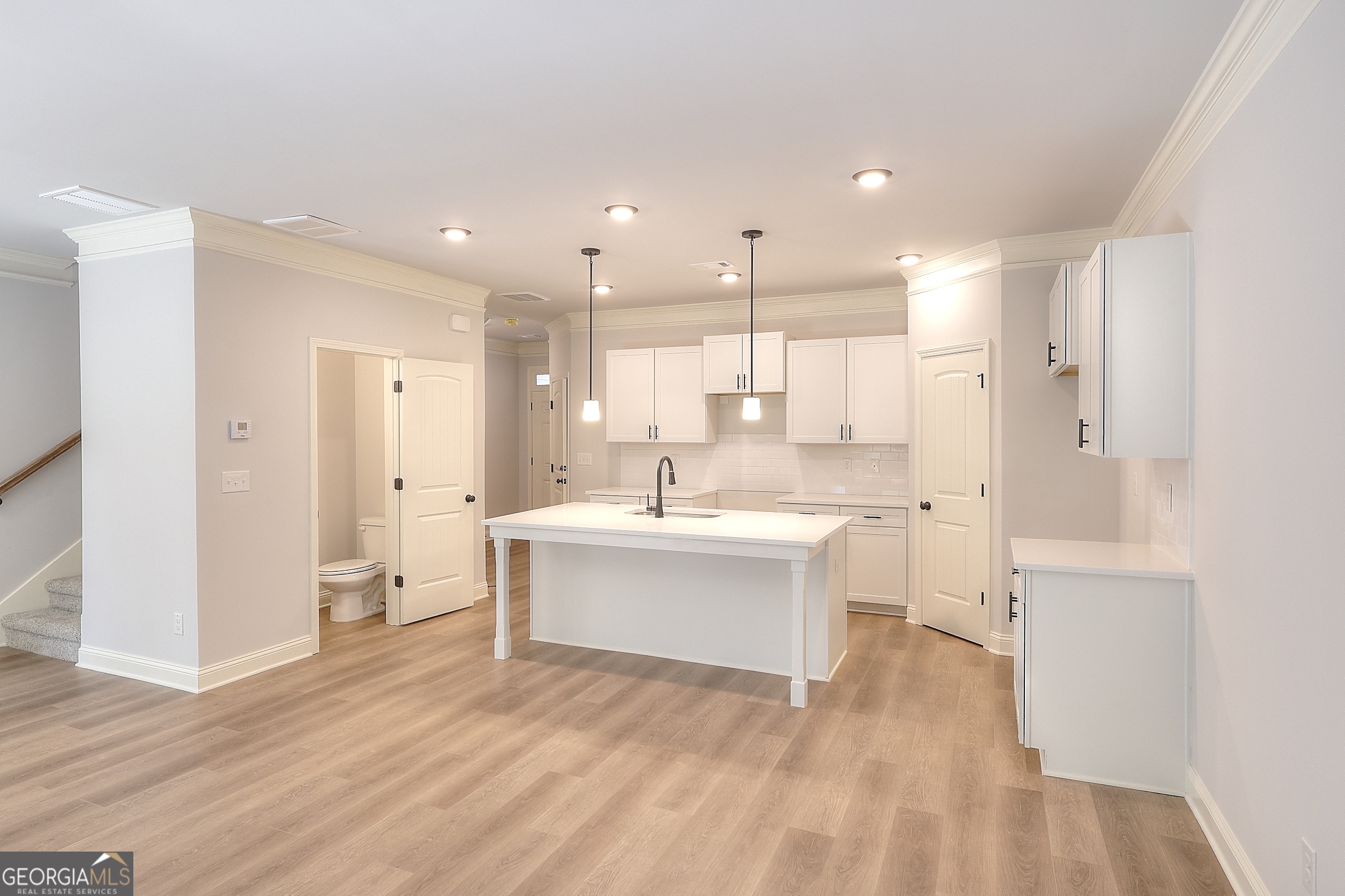 15 Crest DR 1