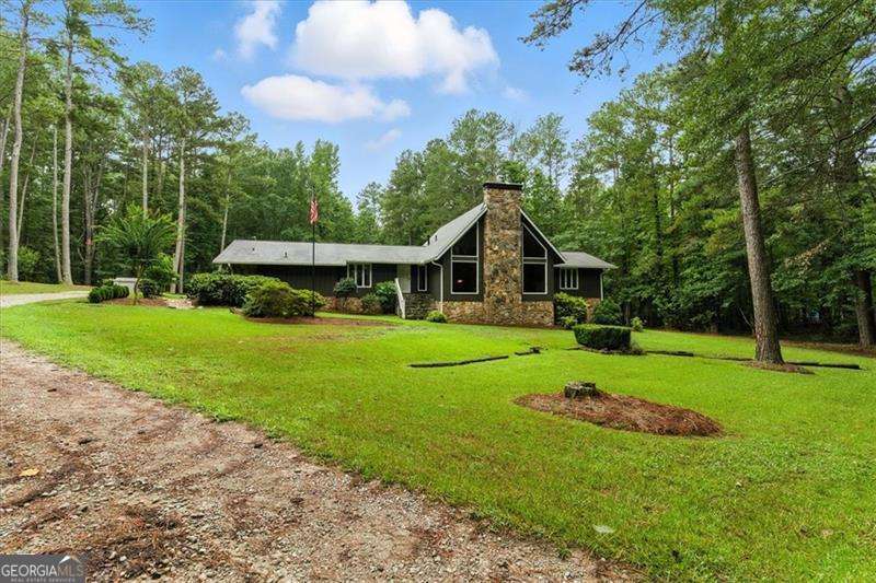 821 Prickett LN
