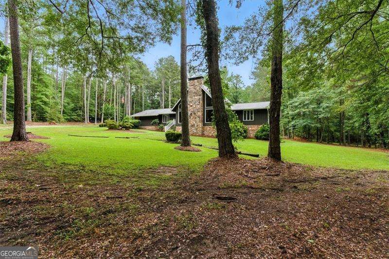 821 Prickett LN