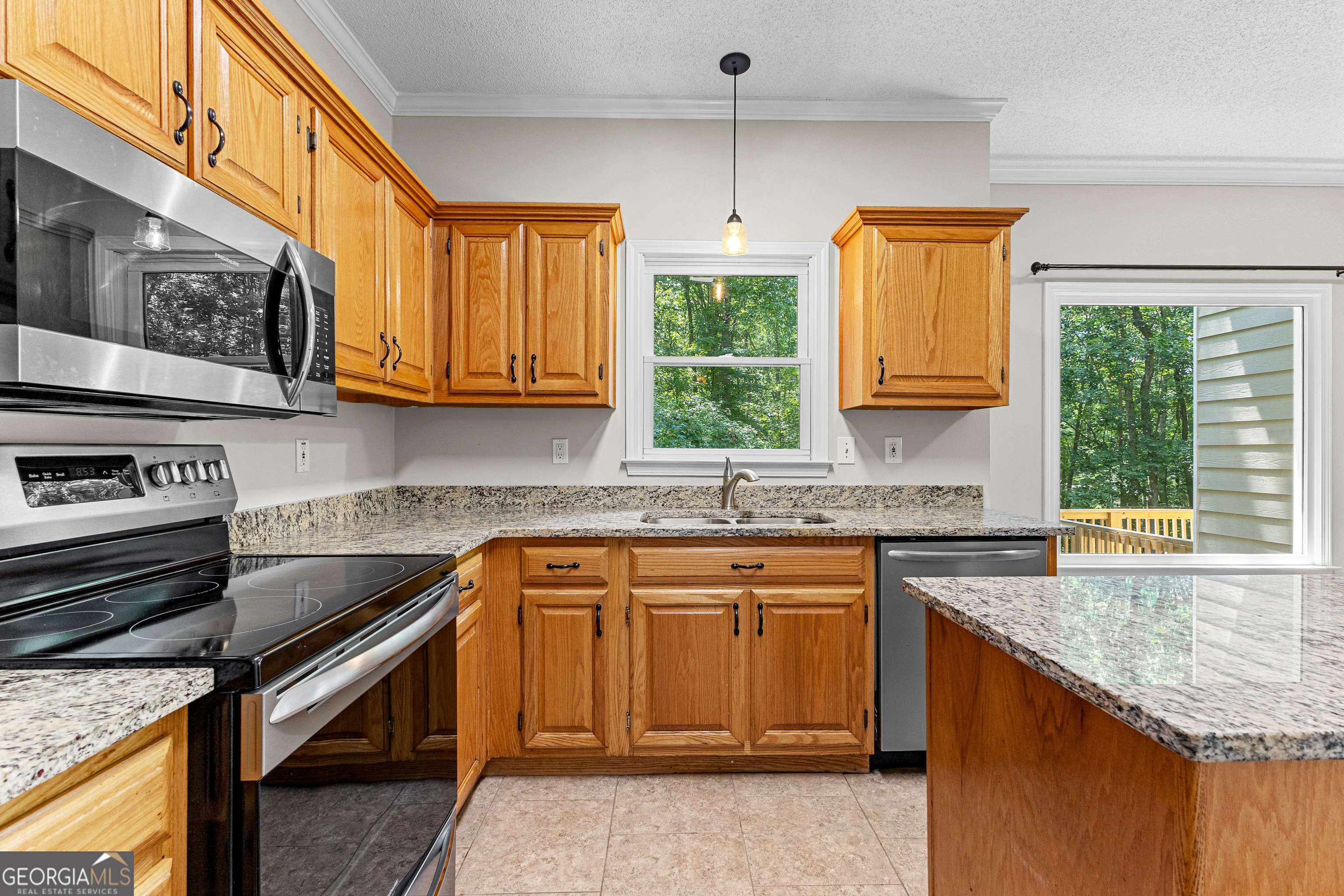 Newnan, Georgia 30265, United States, 3 Bedrooms Bedrooms, ,3 BathroomsBathrooms,Residential,Active,252614