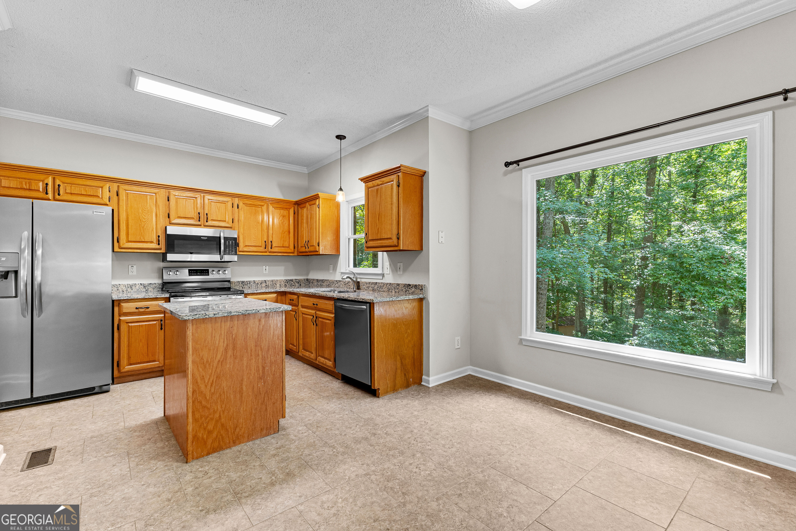 Newnan, Georgia 30265, United States, 3 Bedrooms Bedrooms, ,3 BathroomsBathrooms,Residential,Active,252614