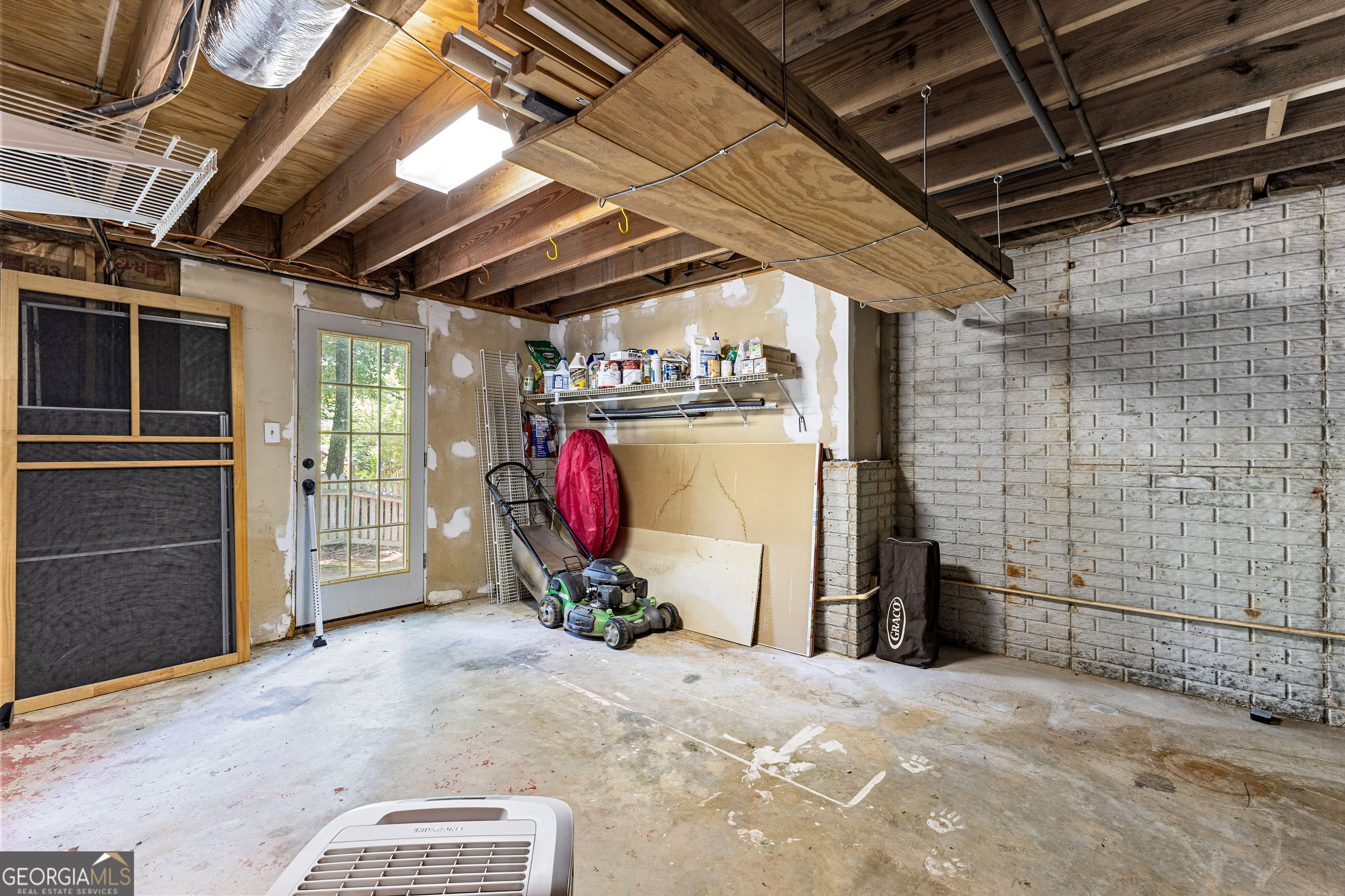 Newnan, Georgia 30265, United States, 3 Bedrooms Bedrooms, ,3 BathroomsBathrooms,Residential,Active,252614