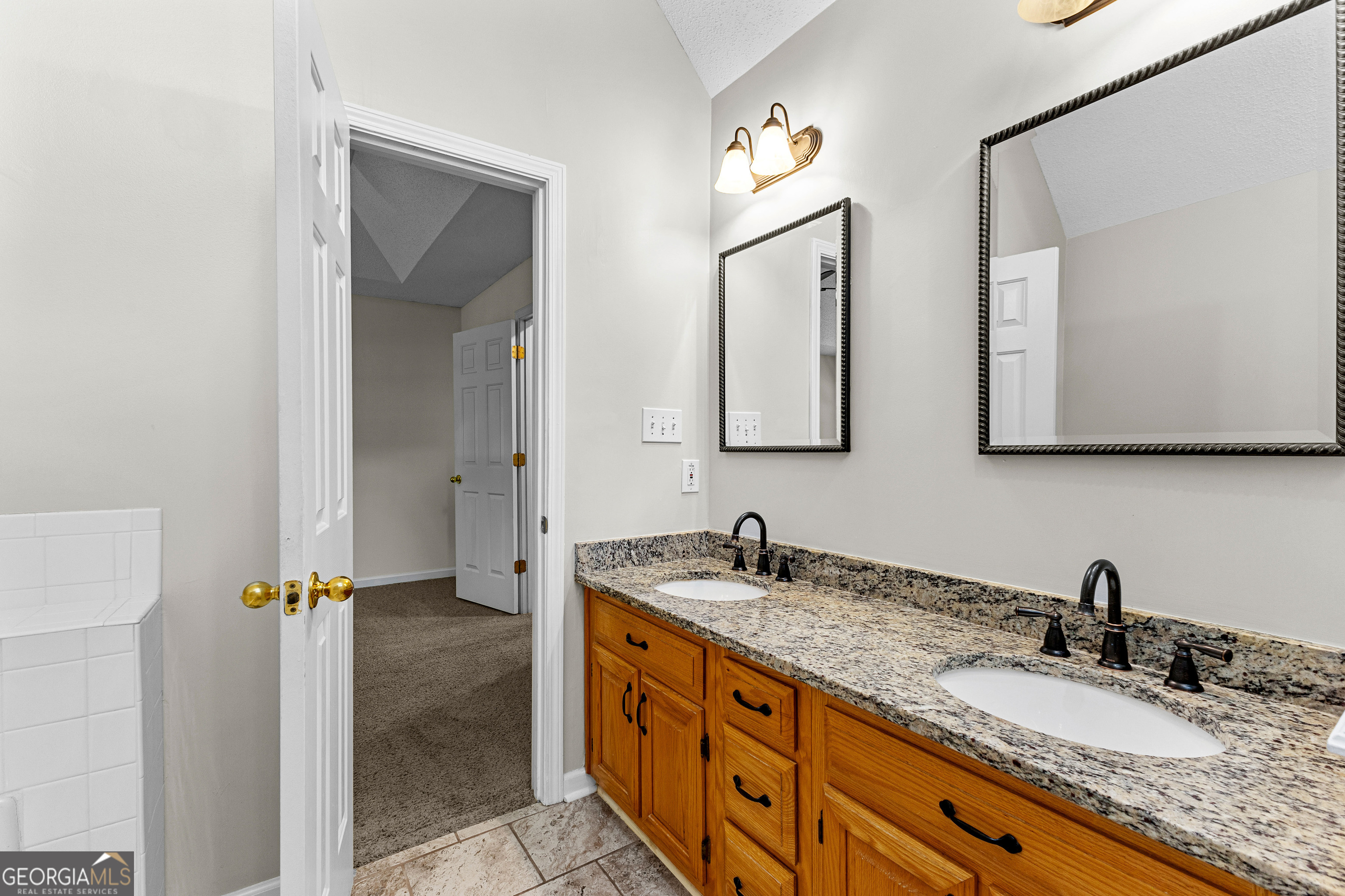 Newnan, Georgia 30265, United States, 3 Bedrooms Bedrooms, ,3 BathroomsBathrooms,Residential,Active,252614