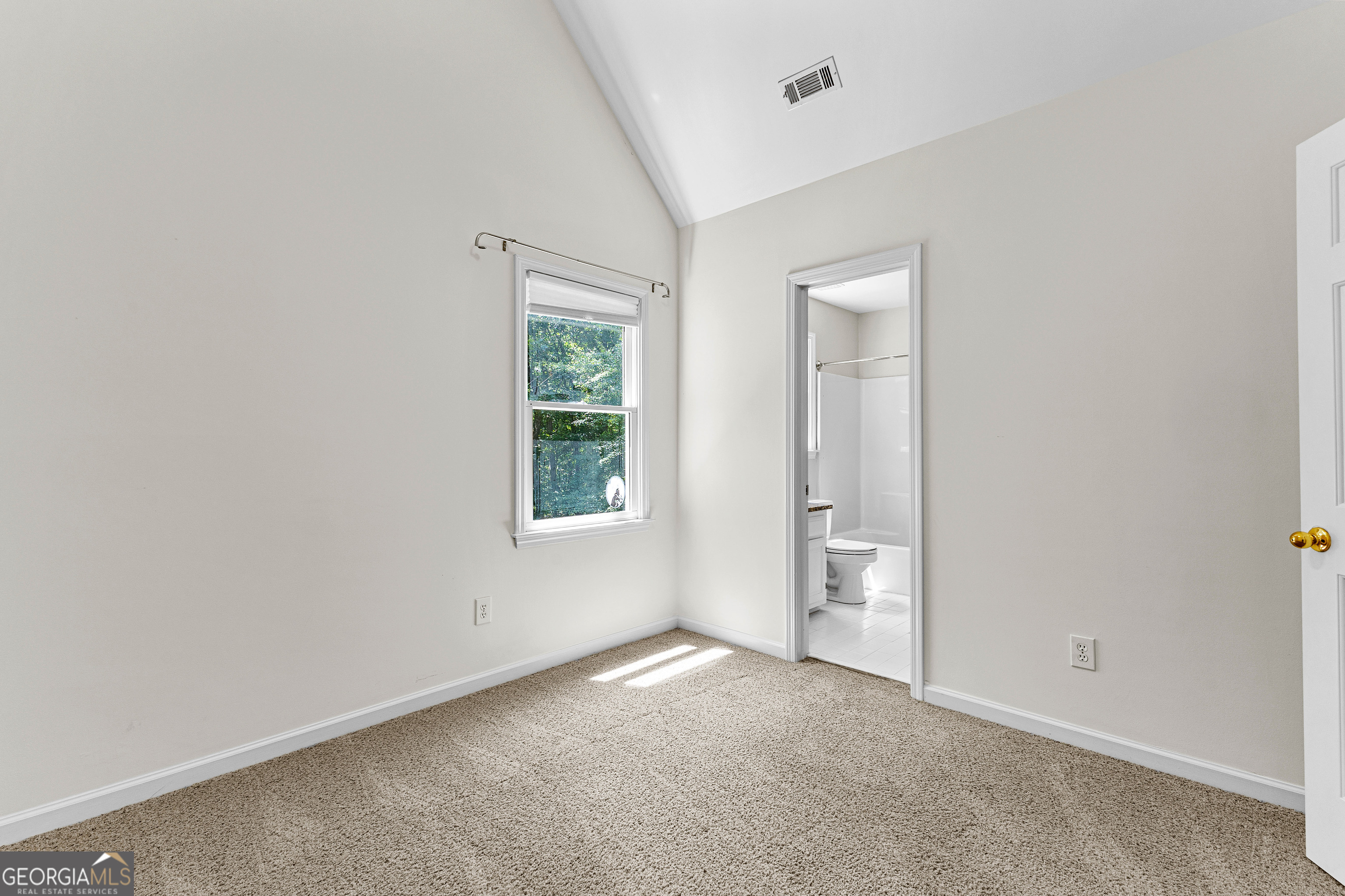 Newnan, Georgia 30265, United States, 3 Bedrooms Bedrooms, ,3 BathroomsBathrooms,Residential,Active,252614