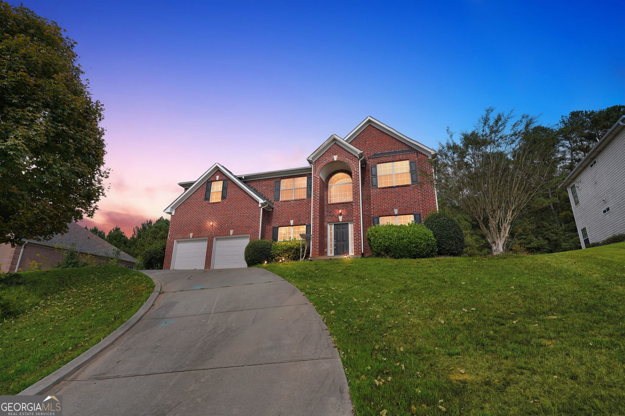 4290 Donna WAY