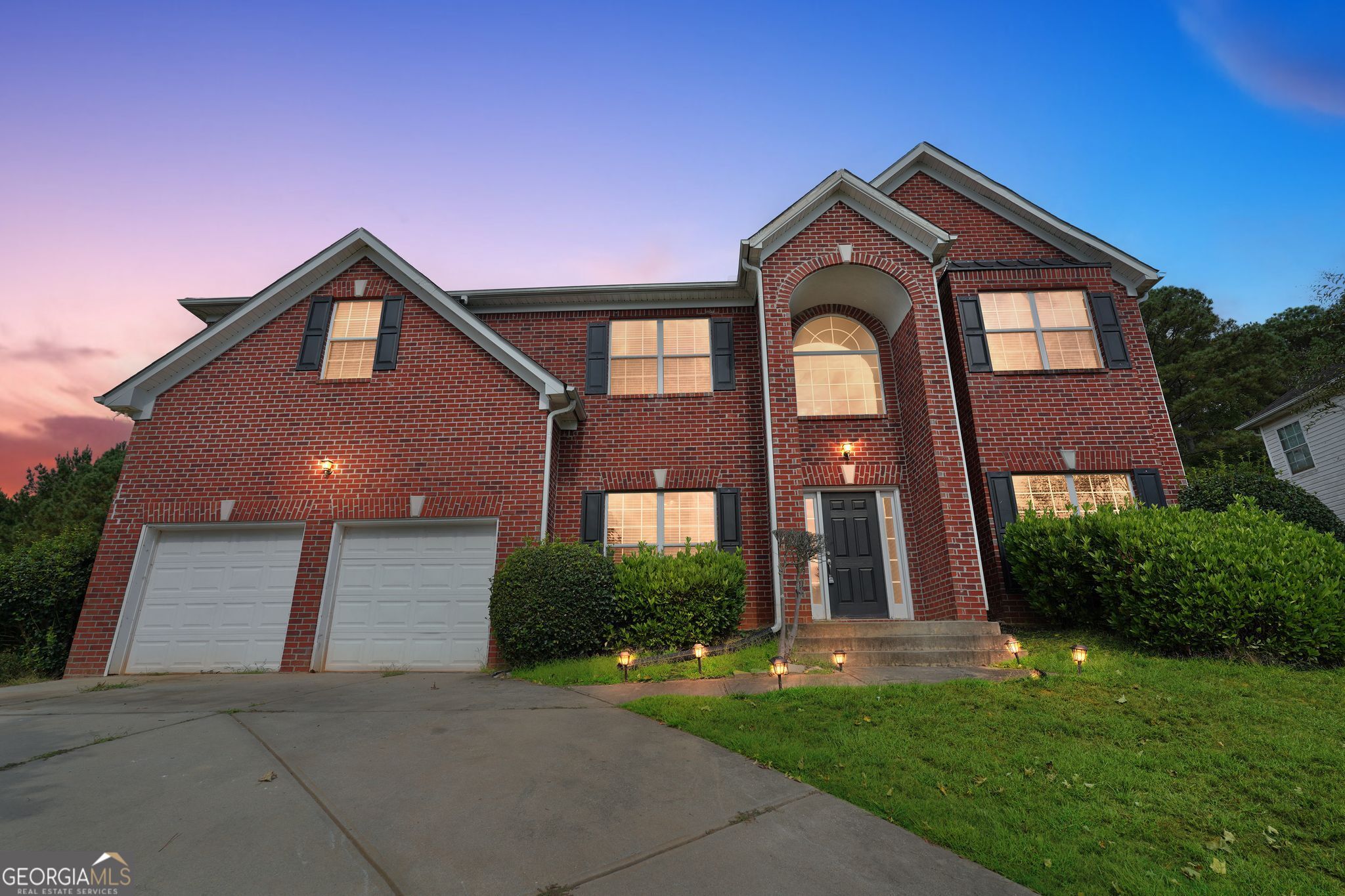 4290 Donna WAY