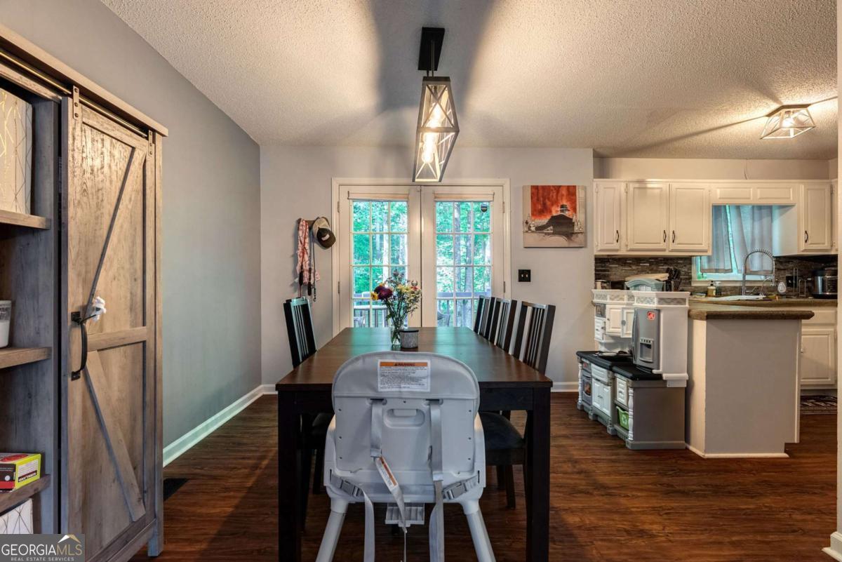 442 River Chase DR
