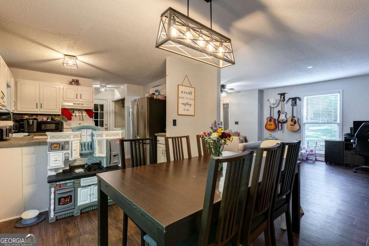 442 River Chase DR