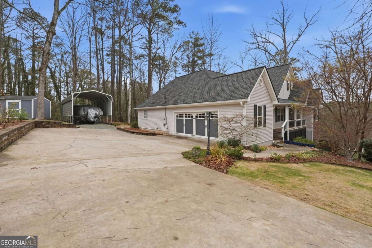 6117 Misty Valley DR SE