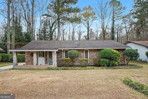 Photo of 4728 Apache Trail SW, Atlanta, GA 30331 (MLS # 10656073)