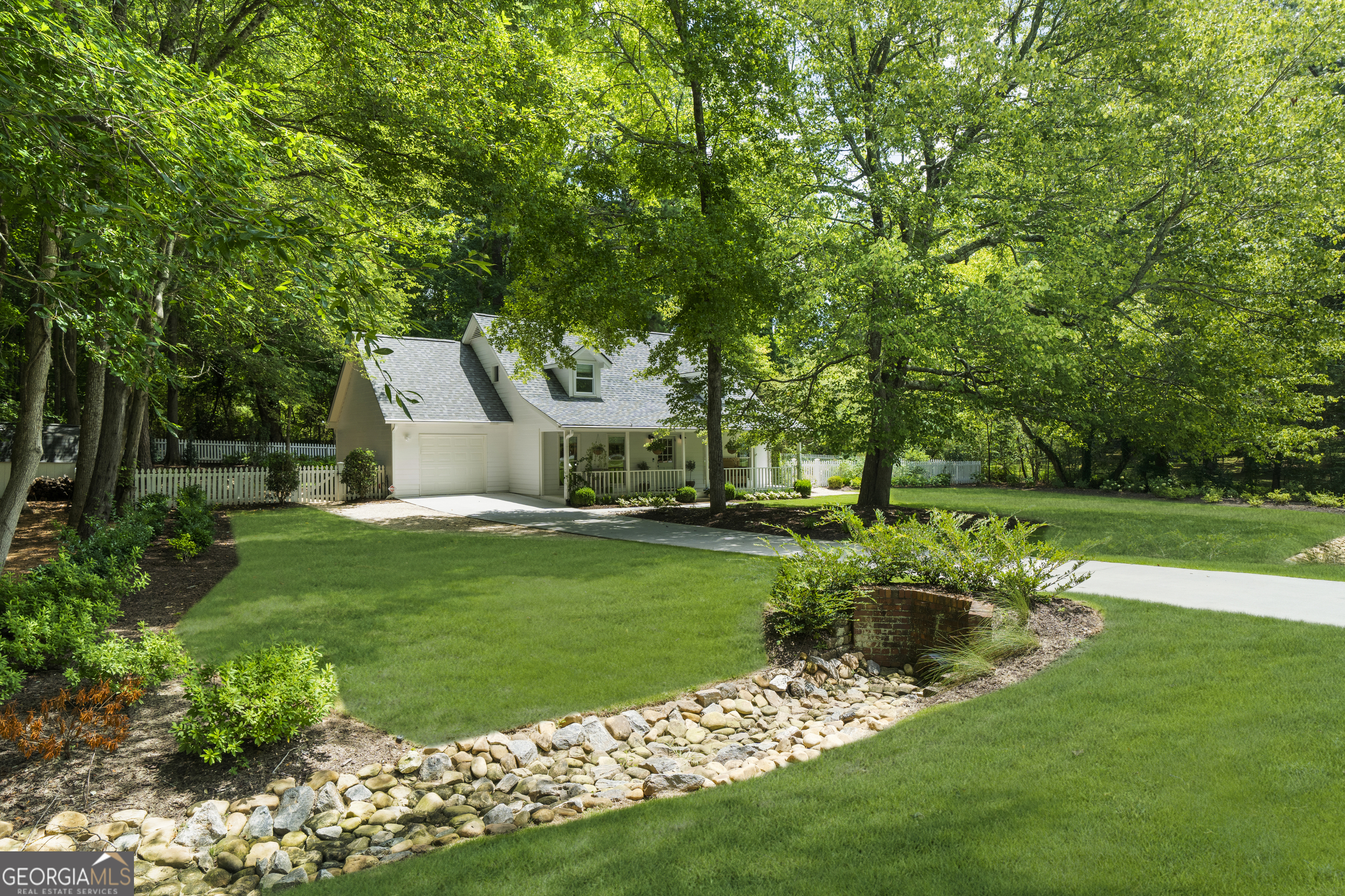 205 Mayfield CIR