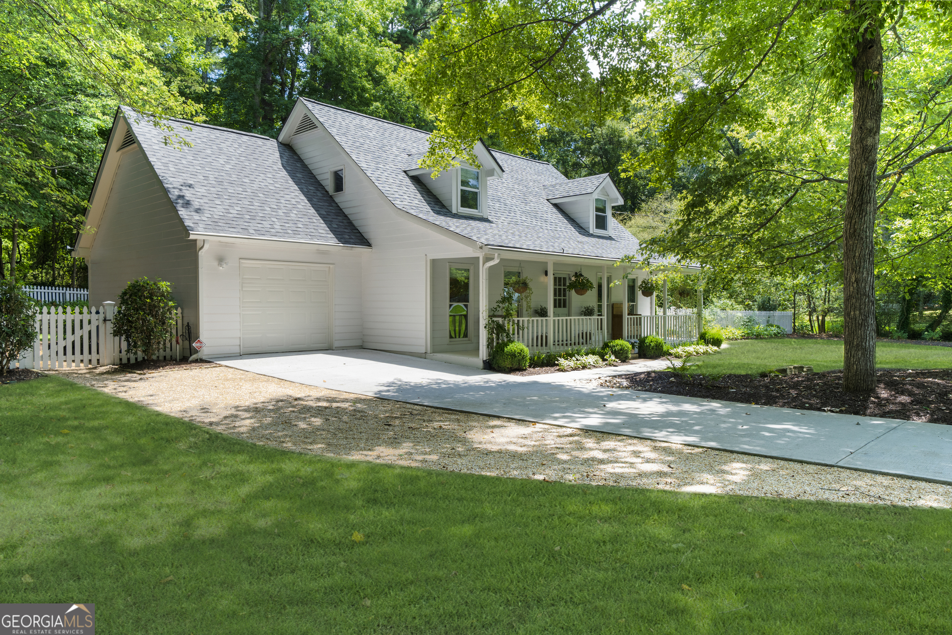205 Mayfield CIR