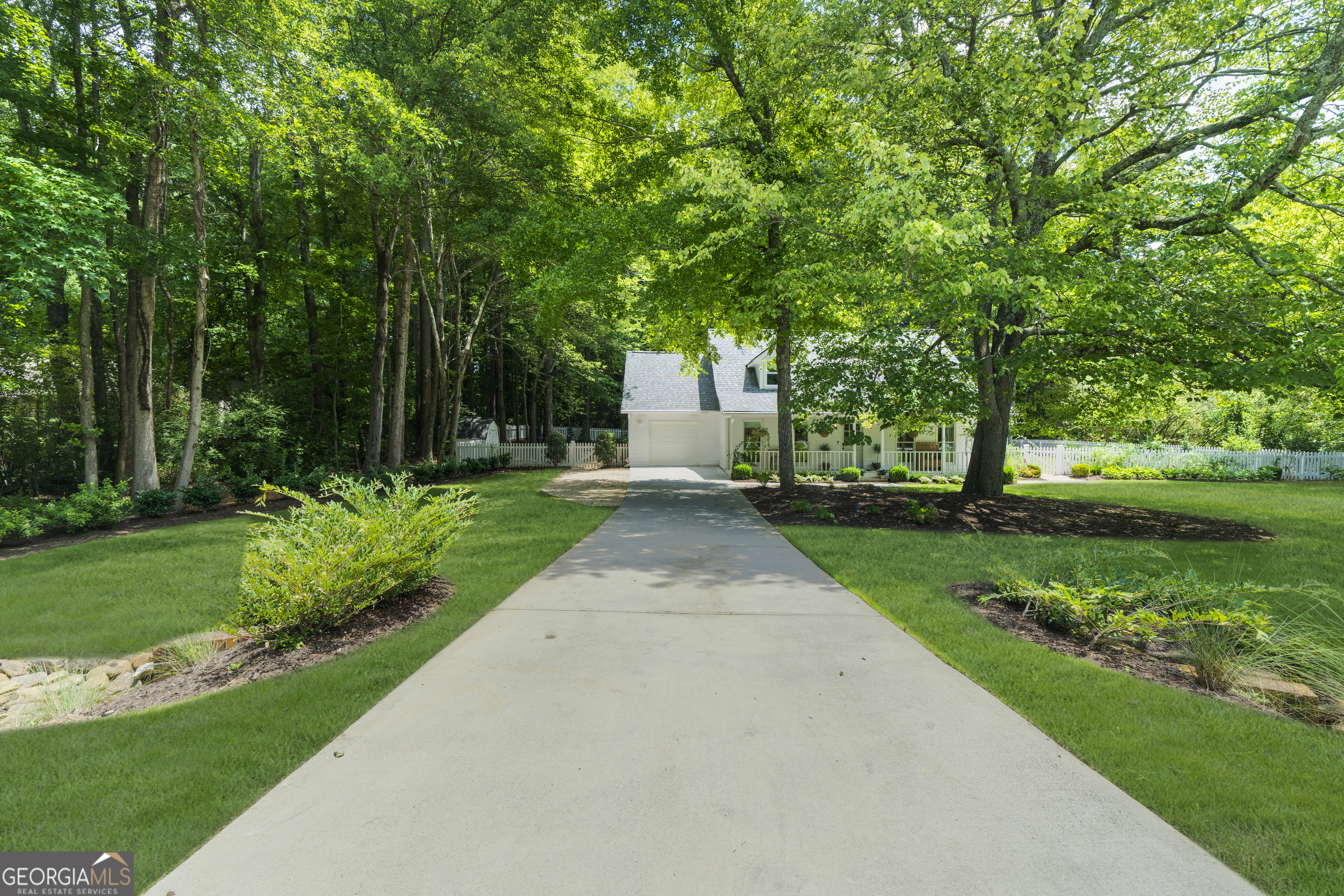 205 Mayfield CIR