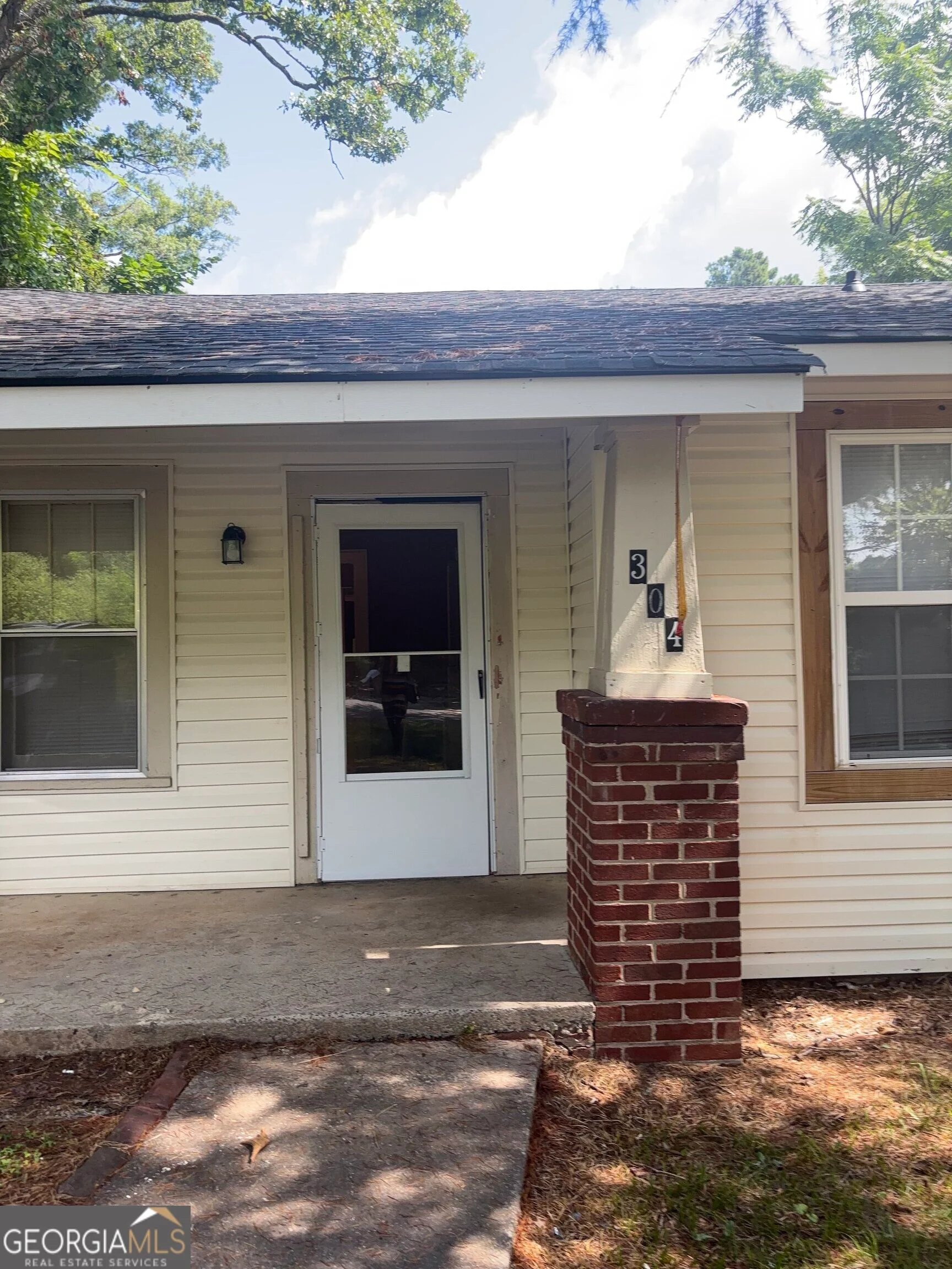 304 West Callahan Street