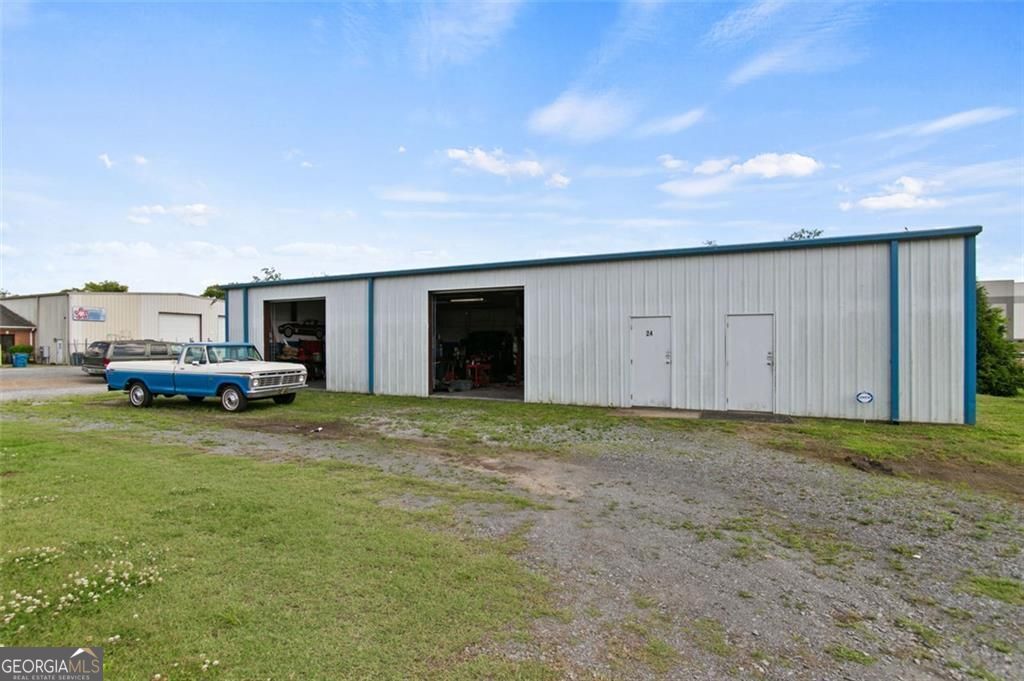 24 Hardwood Ridge PKWY
