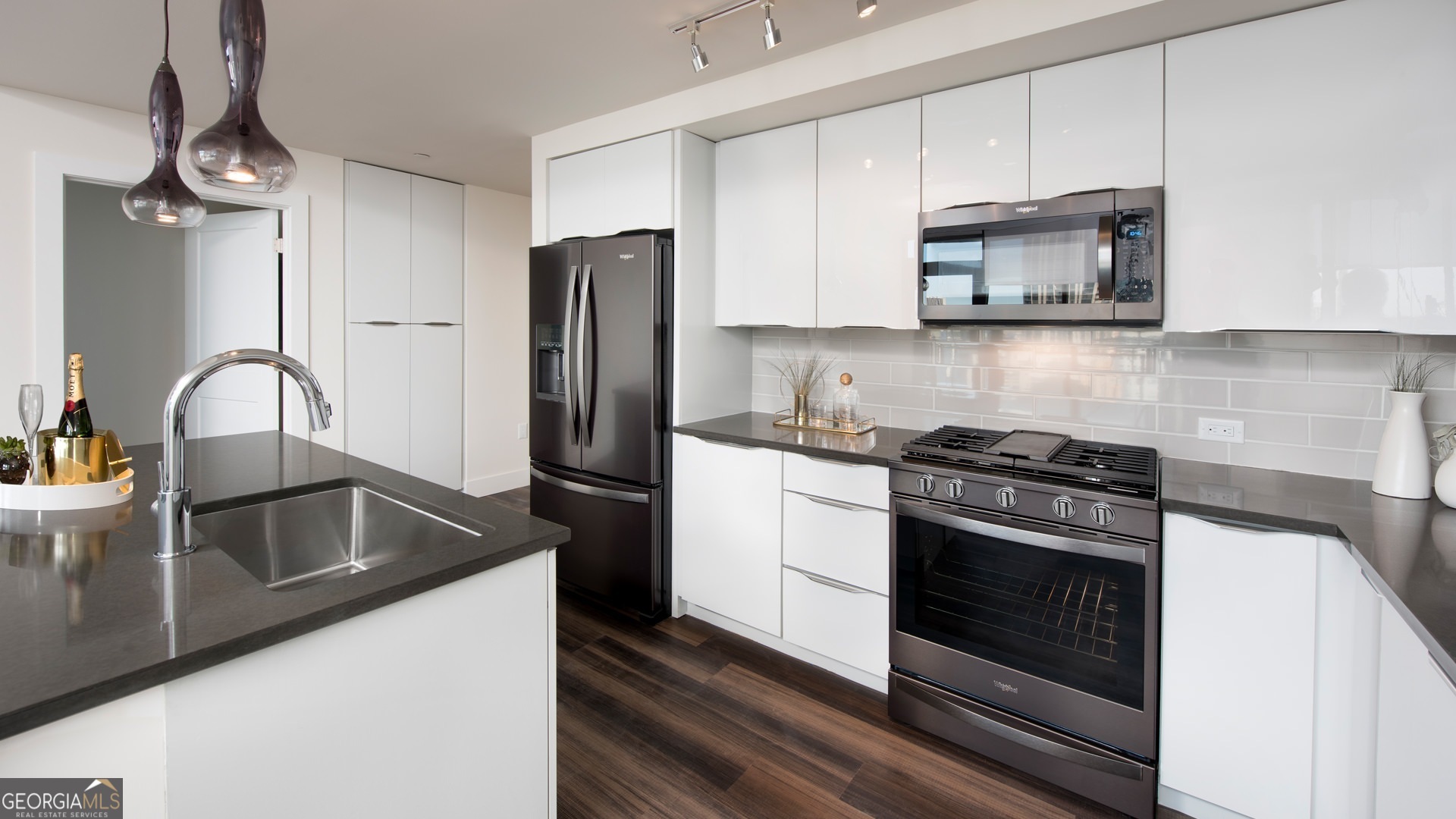Washer/dryer included. Butler Service. Views Facing South all the way to Mercedes Benz Stadium Preferred Employer Discounts. Canopy Boutique Hotel Discounts (next door to property) Walking Distance to Atlantic Station 24-Hour Resident Concierge Services. Amazon Package Lockers. Fitness-on-Demand Personal Training. 4,000 SF, State-of-the-Art Fitness Center feat. Peloton. Pet Oasis Includes Large Washing Station & Indoor Playground. Expansive Sun Deck with Lounge Seating. Fireplace Lounge Area. 7th Floor Terrace with Luxe Saltwater Pool & Custom Cabanas. Chef-Caliber Kitchens. Bluetooth Keyless Door Locks.