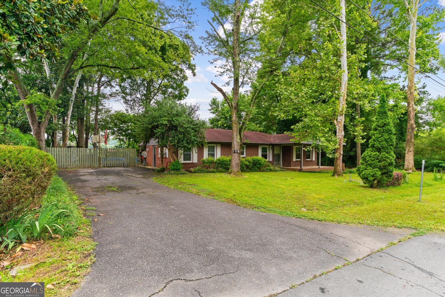 156 NW Parker RD