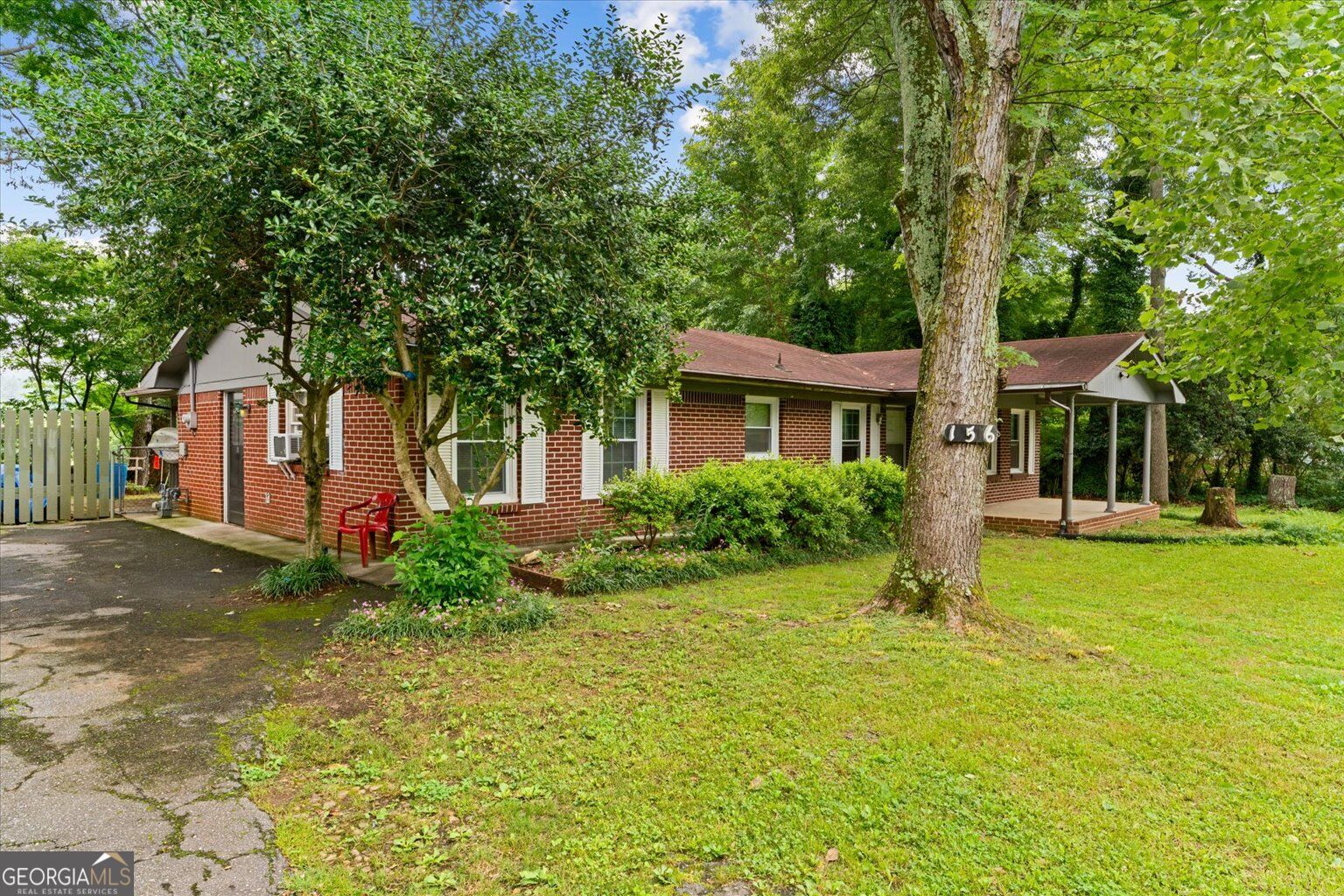 156 NW Parker RD