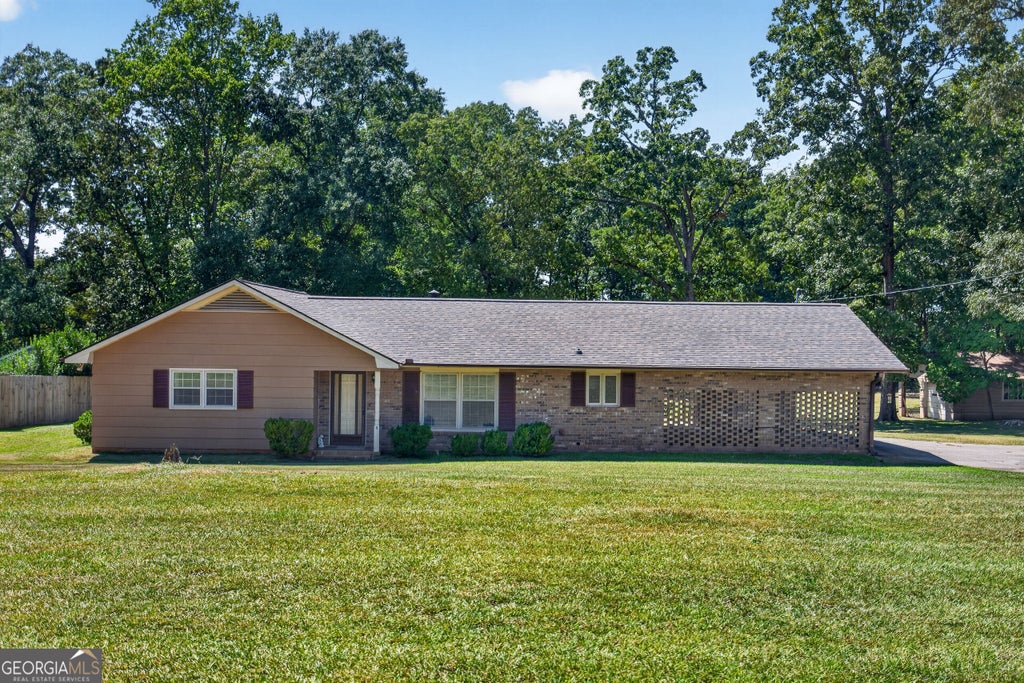 Photo of 106 Iris Drive, Lagrange, GA 30241 (MLS # 10834917)