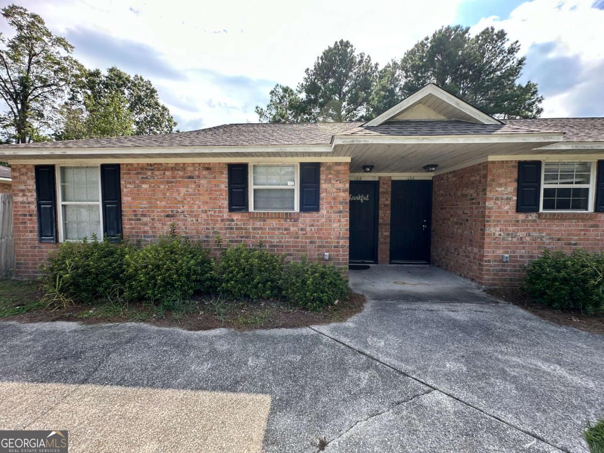 Cozy 2 bedroom, 2 bath brick duplex located in Saint Marys. This home features vinyl plank flooring throughout, spacious back yard, and conveniently located near Kings Bay Naval Base, schools, shopping, and I-95. All Kings Bay Rentals LLC residents are enrolled in the Resident Benefits Package (RBP) for $39.95/month which includes renters insurance, credit building to help boost your credit score with timely rent payments, $1M identity protection, HVAC air filter delivery (for applicable properties), move-in concierge service making utility connection and home service setup a breeze during your move-in, our best-in-class resident rewards program, and much more! More details upon application.