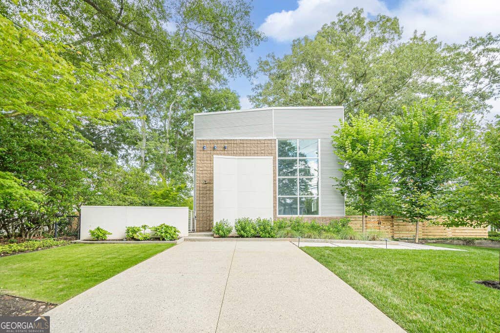 Photo of 2269 Briarwood Hills Drive NE, Brookhaven, GA 30319 (MLS # 10828694)
