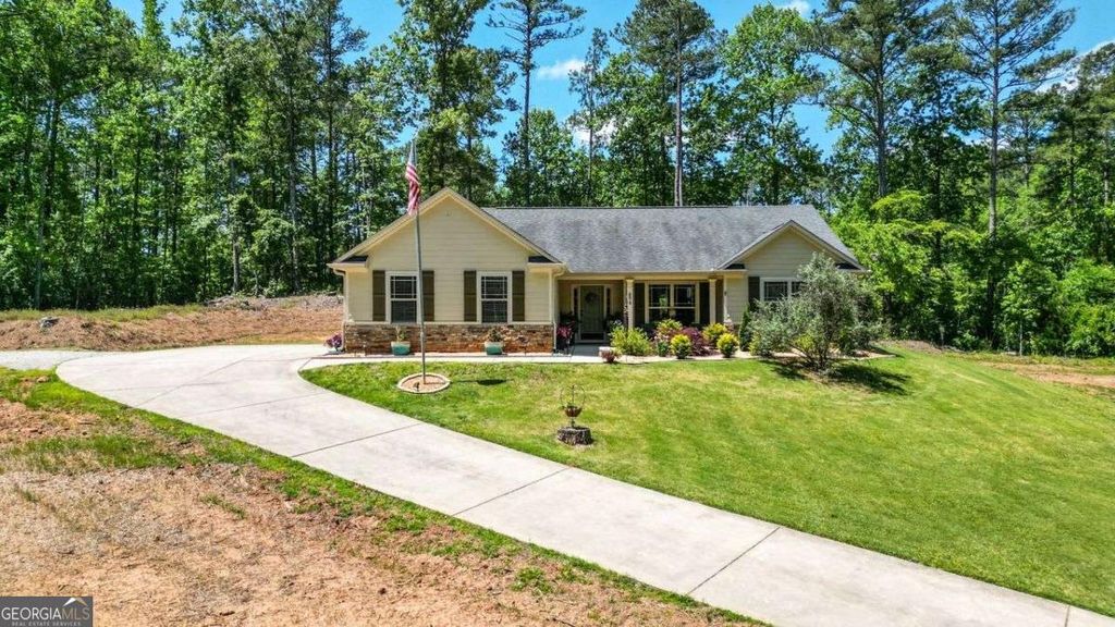 Photo of 894 Happy Valley Circle, Newnan, GA 30263 (MLS # 10765392)