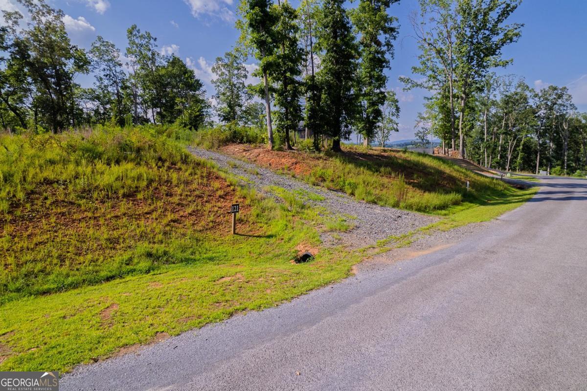121 Jakes Landing DR 121