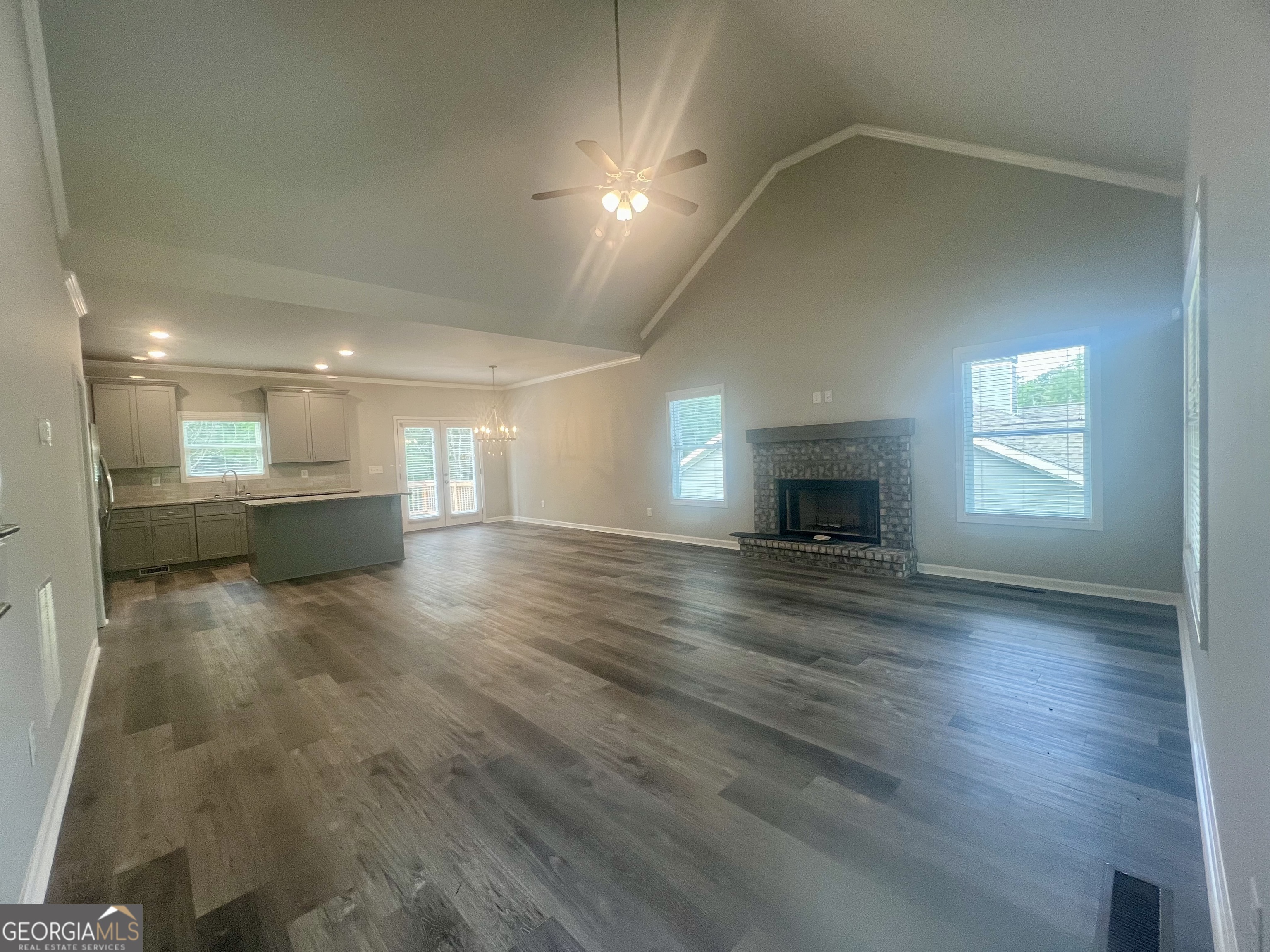 390 Sunset DR