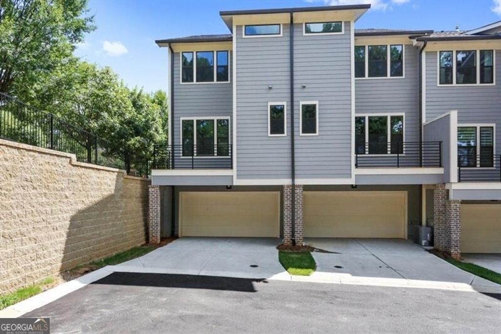 Photo of 3553 Blair Circle NE, Atlanta, GA 30319 (MLS # 10735657)