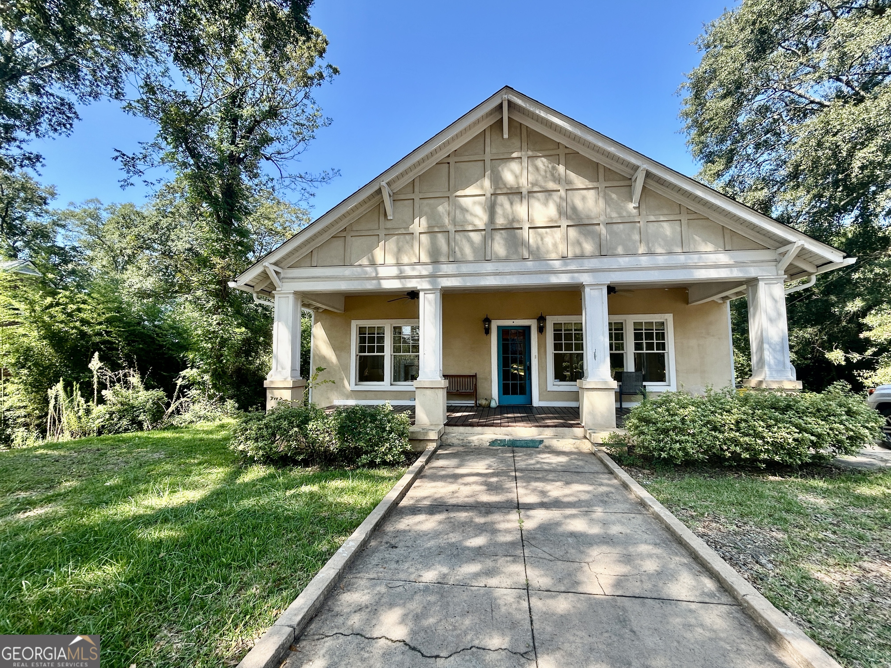Perfect Opportunity in Downtown Forsyth! Fixer Uppers! 4 Bedroom Home, 3 Full Bath PLUS a 2 Bedroom, 1.5 Bath Guest House! Buy, Fix, Flip. Or Settle down & Live in a Quaint, Small Town like Forsyth and walk to shopping & dining! Have rental income at the Guest House or have for over flow of family during the upcoming Holidays! Estate Sale & " Sold As Is, Where Is " Needs HVAC's, Kitchen Appliances, Cosmetic repair at Primary Shower & Dining Ceilings, etc.