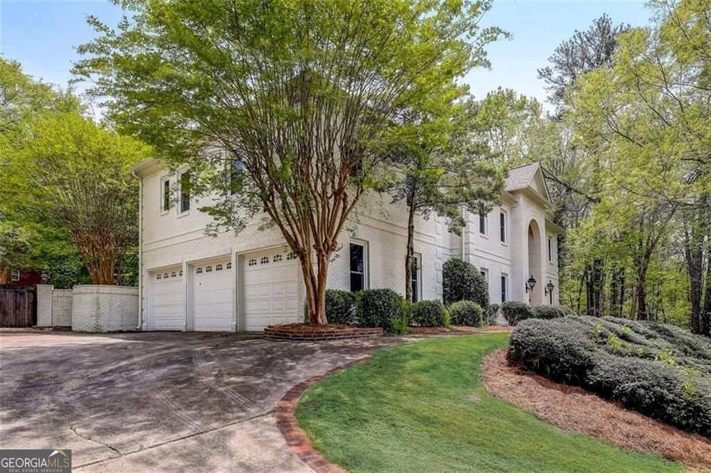 Photo of 535 NE Francis Pointe, Johns Creek, GA 30097 (MLS # 10753022)