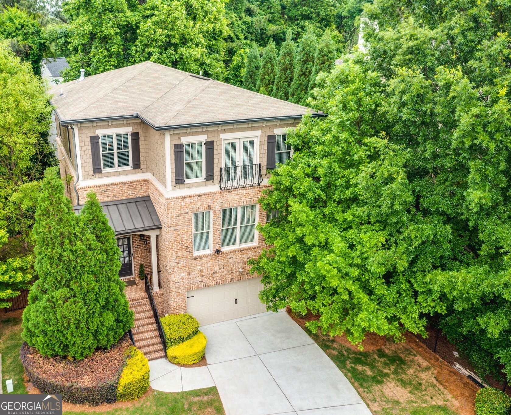 938 Canterbury LN