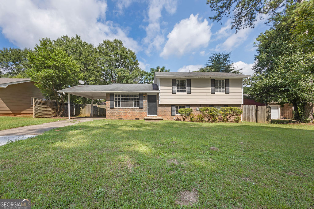 Make a great deal even better with Massive savings through special loan programs with the Preferred Lender Envoy Mortgage with Aubrey Wilcox! Ask the Listing Team for the introduction for up to 100% Financing or even interest rates in the 4s!Tucked away on a quiet cul-de-sac, this 3-bedroom, 1-bath home in Riverdale offers an excellent opportunity for buyers ready to put in some work and make it their own. The home features a traditional floor plan with a spacious living room, a separate dining area, and a kitchen with good layout potential. While the property needs some TLC and cosmetic upgrades, it sits on a level lot with a fenced backyard-ideal for pets, entertaining, or outdoor projects. Whether you're a first-time buyer looking to build equity or an investor searching for your next project, this home offers great value in a convenient location close to shopping, schools, and major commuter routes.